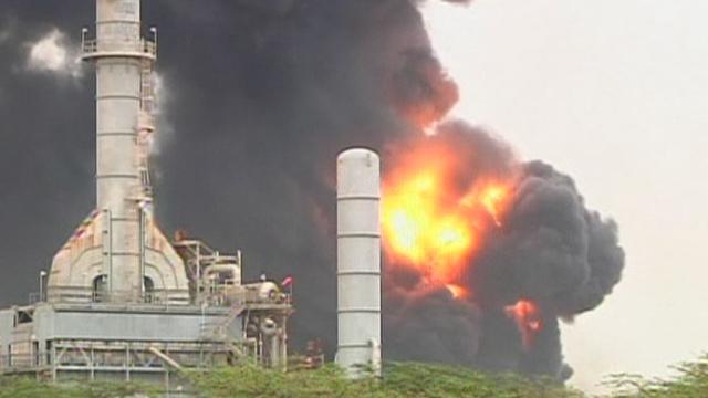 Séquences choisies - Une raffinerie explose au Vénézuela
