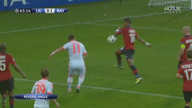 Foot - Ligue des Champions 3e journée. Gr. F: Lille – Bayern (0-1): Shaqiri reclame un penalty pour un bras décollé du corps que l’arbitre ne siffle pas.