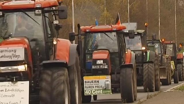 Des centaines de tracteurs convergent vers Bruxelles