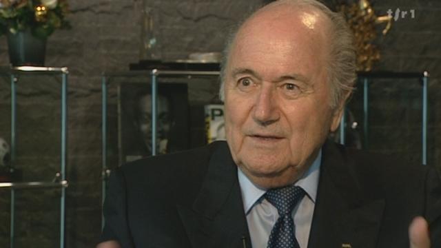 Football: Sepp Blatter à propos de l'organisation de la Coupe du Monde et de la vidéo dans le football