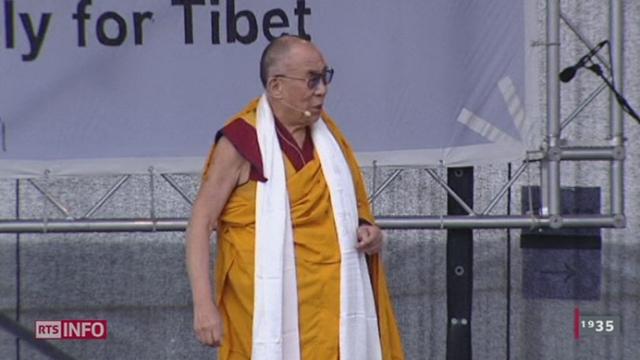 Le chef spirituel de la communauté tibétaine, le Dalai Lama, lance un appel à l'autonomie de la région du Tibet
