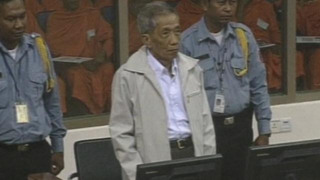 Le Khmer rouge Douch condamné à la perpétuité