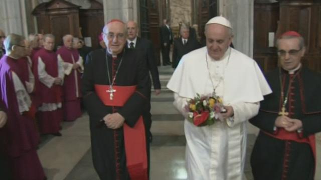 Première sortie du Vatican du nouveau pape