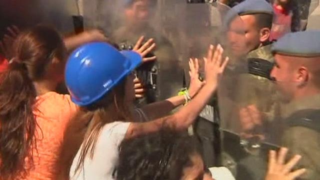 Manifestations en marge du procès Ergenkon en Turquie