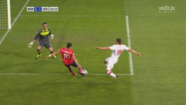 Qualifications (8e journée). Norvège - Suisse. 26e minute: bourde de Fabian Schär et la Norvège rate l'égalisation pour un cheveu