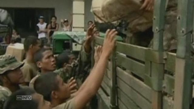 Difficiles opérations de secours aux Philippines