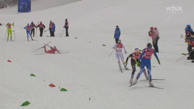 Sprint par équipe dames: Comme chez les hommes, les norvégiennes ne sont pas dans le coup à l'image de cette chute!
