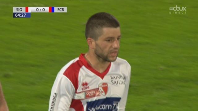 ½-Finales. FC Sion – FC Bâle.  65e minute: Yann Sommer sauve Bâle sur un tir de Crettenand (SION)