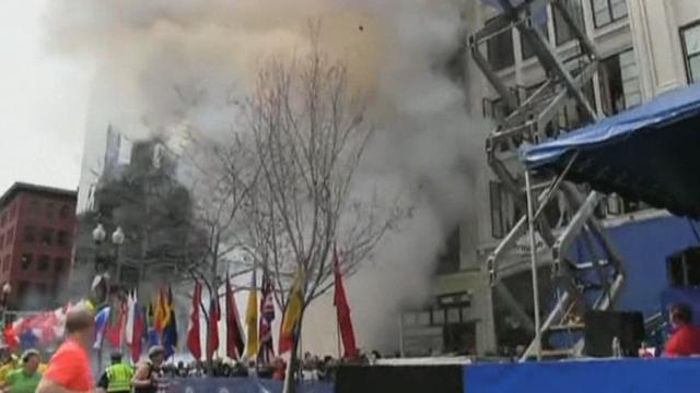 Le moment des explosions au marathon de Boston