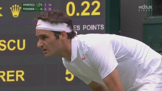 Simple messieurs (1er tour): Roger Federer (SUI-3) - Victor Hanescu (ROU). Trois balles de première manche pour le Suisse