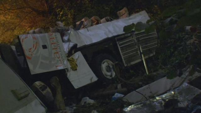 Les images du car après l'accident à Naples