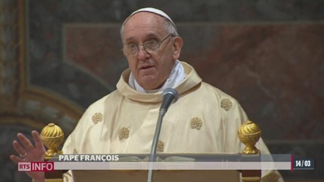 Vatican: les candidats électeurs assistent à la première messe présidée par le pape François
