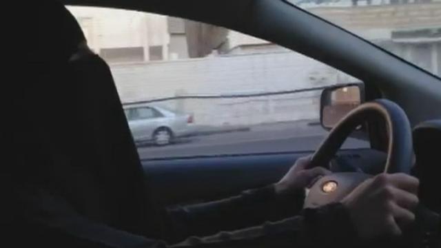 Les Saoudiennes au volant pour le droit de conduire