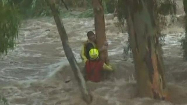 Sauvetage en Australie d'un garçon pris dans des inondations