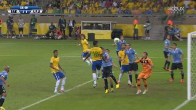 ½-finale. Brésil - Uruguay. 86e minute: 2e assist du match pour Neymar. Cette fois, c'est Paulinho qui marque