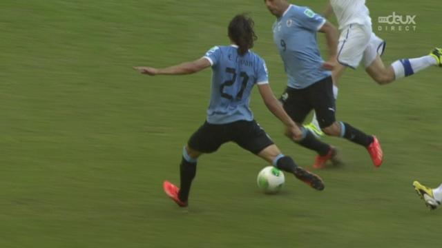 Petite finale, Uruguay - Italie (1-1): parfaitement décalé par Gargano, Cavani enroule au second poteau et égalise pour l'Uruguay