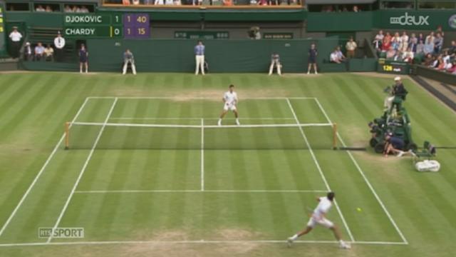 Tennis - Wimbledon: le Serbe Novak Djokovic confirme son statut de favori en dominant le Français Jérémy Chardy (6-3, 6-2, 6-2) au 3ème tour
