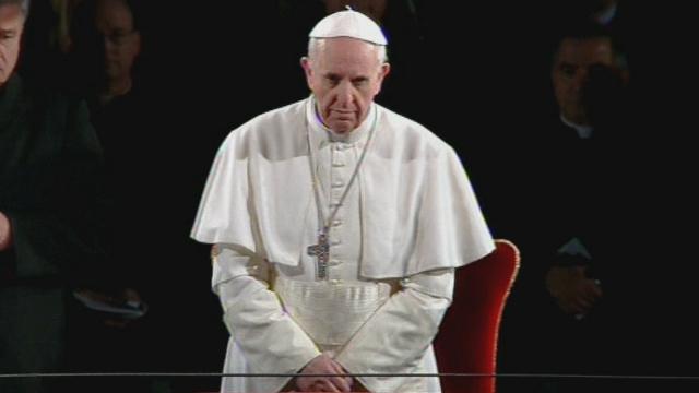 Le pape François préside son premier chemin de croix