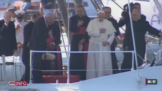 Le Pape François est venu pleurer la mort de centaines de migrants