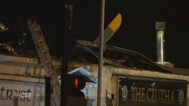 Un hélicoptère s'écrase sur un pub à Glasgow