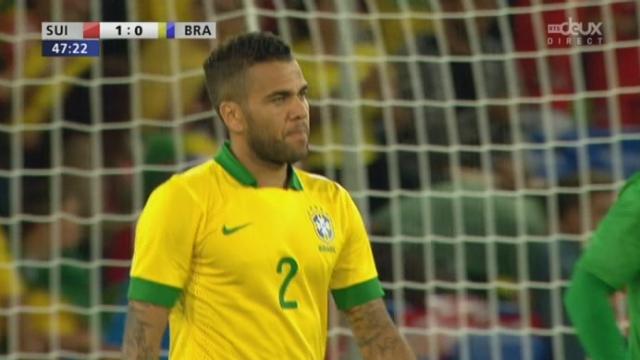 Suisse - Brésil (1-0): autogoal de Dani Alves qui permet à la "Nati" d'ouvrir le score