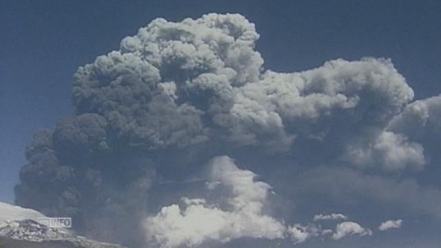 Eruption du volacan Sinabung en Indonésie
