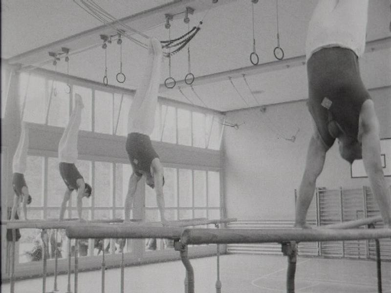 Entraînement de la section de gymnastique de Morges en 1967. [RTS]