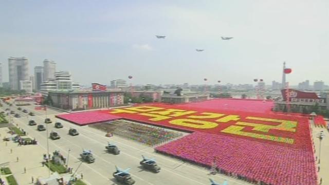 Parade militaire géante en Corée du Nord