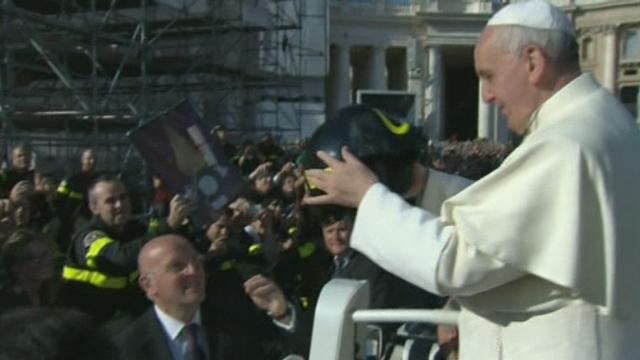 Le Pape François critique une église renfermée