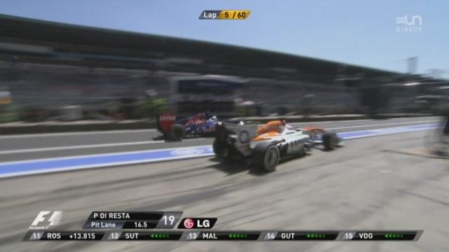 5e tour: Paul Di Resta (Force India) et Jean-Eric Vergne (Toro Rosso) l'échappent belle. Ils ont failli s'éperonner à la sortie de leurs stands