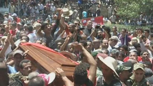 Marée humaine pour les funérailles de Brahmi en Tunisie