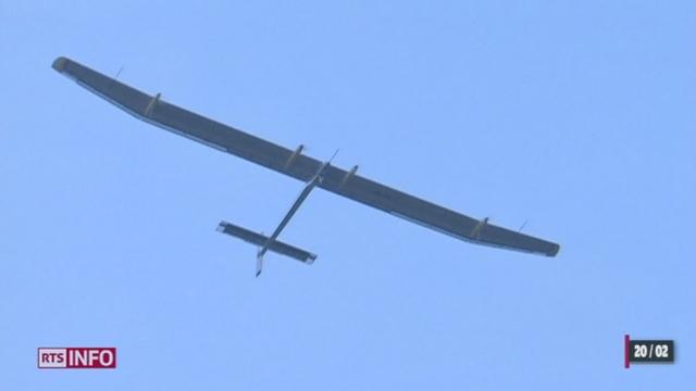 L'avion solaire de Bertrand Piccard est chargé dans un Boeing à destination des États-Unis