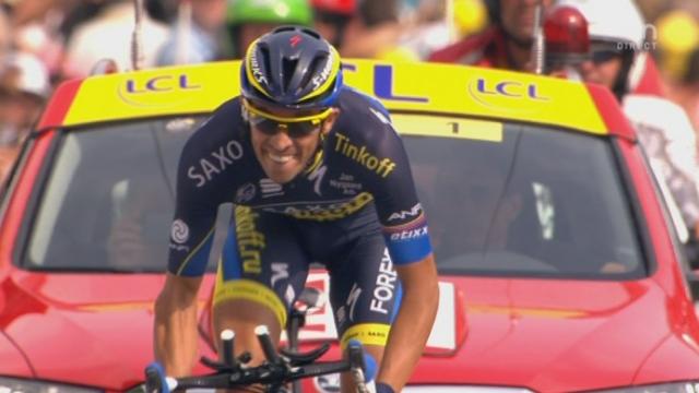 17e étape (contre-la-montre): l'arrivée de Contador qui termine 2e, comme sa place au classement général avec toujours plus de 4 minutes de retard sur le maillot jaune, Froome