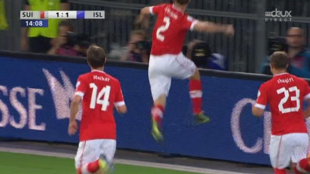 Suisse - Islande (1-1). 15e minute: Stefan Lichtsteiner (Juventus) égalise pour la Suisse