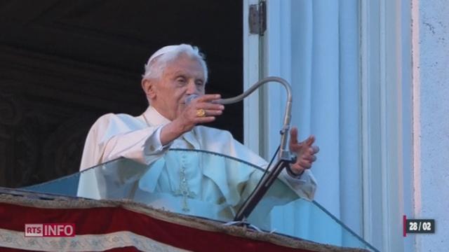 Le pape Benoit XVI renonce officiellement à sa fonction au Vatican