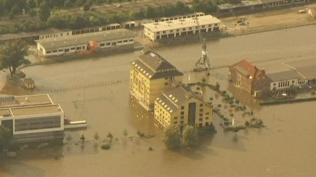 Images aériennes de l'Elbe qui déborde