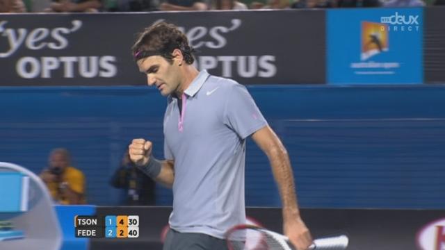 ¼ de finale Federer-Tsonga (7-6, 4-6, 7-6, 3-4): Federer débreak immédiatement et revient au score
