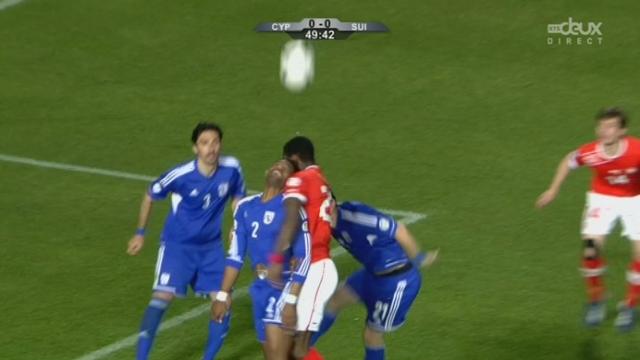 Nicosie. Chypre – Suisse (éliminatoire 2014). 49e minute: Johan Djourou se blesse à la mâchoire sur un coup de tête. Senderos le remplac