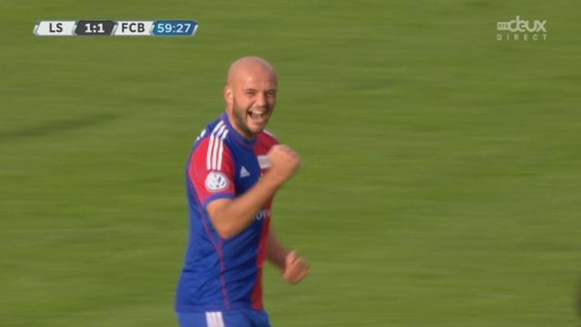 FC Lausanne-Sport - FC Bâle (1:2): Tête d'Ajeti qui finit dans le filet des vaudois