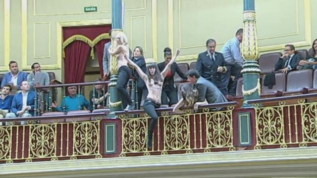 Action des Femen au Congrès des députés à Madrid