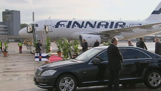 Arrivée à Zurich du président finlandais Sauli Niinistö
