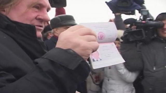 Depardieu visite Poutine et reçoit son passeport russe