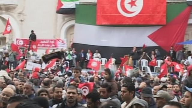 Les laïcs manifestent à Tunis