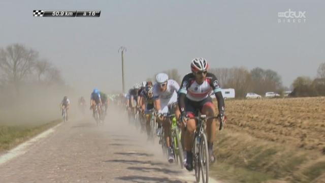 Paris-Roubaix: Fabian Cancellara surprend avec une première attaque à 51 km de l'arrivée