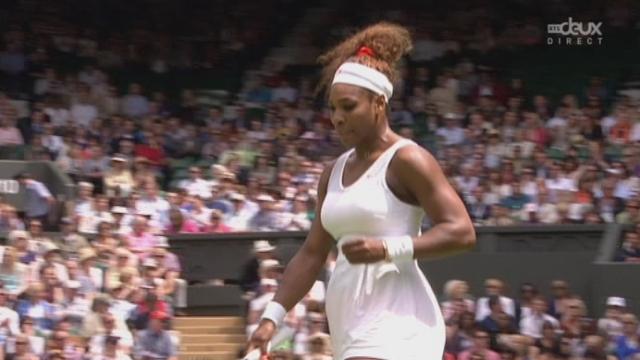 (1er tour) Serena Williams (USA-1) - Mandy Minella (LUX). Trois balles de première manche pour l'Américaine. 6-1 en 19 minutes!