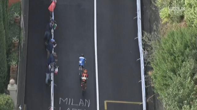 Messieurs (272 km). Dernière montée: Les Italiens Michele Scarponi et Vincenzo Nibali fournissent l'effort. Fabian Cancellara à la peine