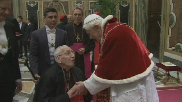 Le pape Benoît XVI dit au revoir à ses cardinaux