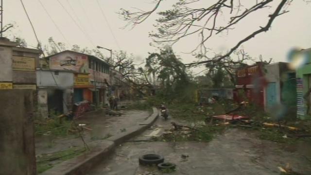 Le cyclone Phailin a frappé l'est de l'Inde