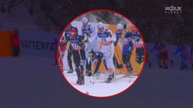 Skiathlon hommes: Dario Cologna chute