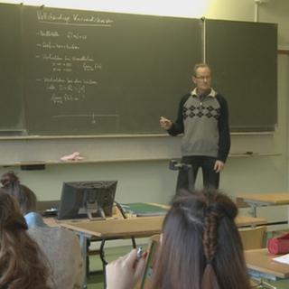 FR: le corps enseignant se plaint des coupes budgétaires